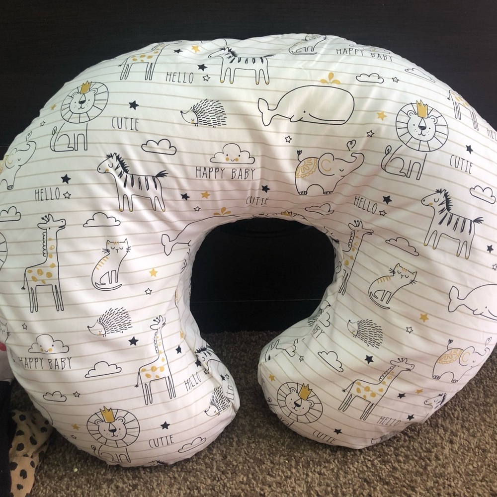Medium sized nursing boppy
